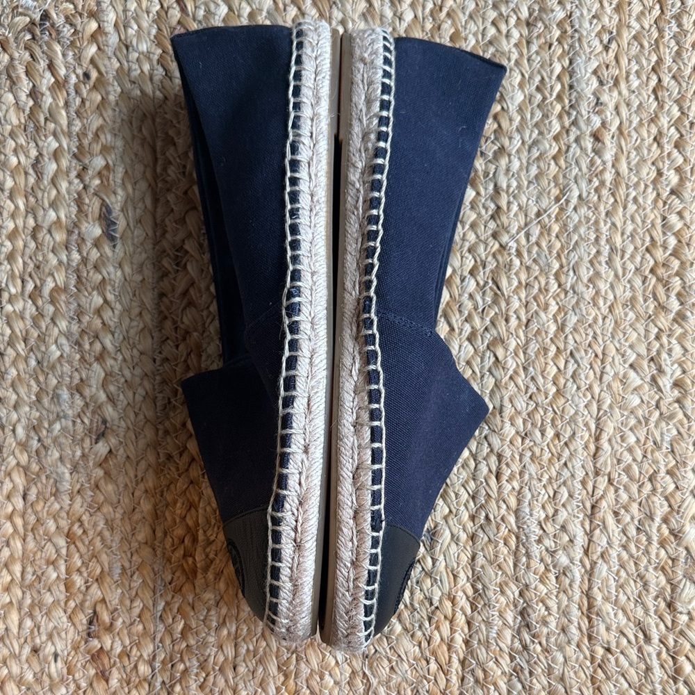 Tory Burch Color Block Canvas Leather Flat Espadrilles in navy and black Size 9 - Picture 5 of 8
